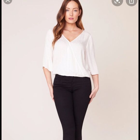 BB Dakota MIND THE WRAP FAUX WRAP TOP NWT - Picture 1 of 2